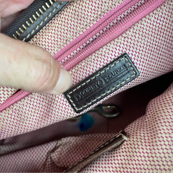 Dooney & Bourke Classic Leather Cloth DB Logo Purse 🍁 - Picture 8 of 11
